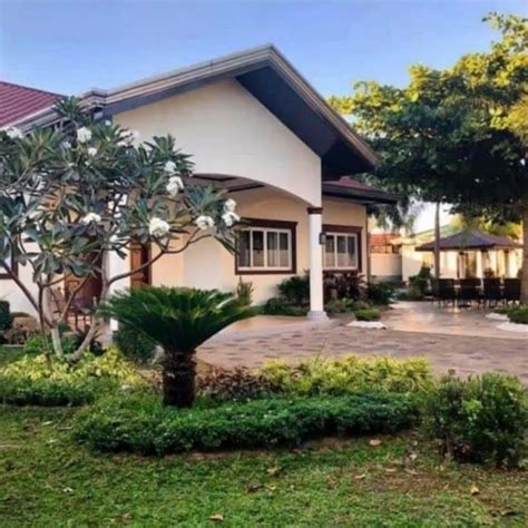 Plumeria Hotel Batangas, Km. 60 National Highway, Santo .